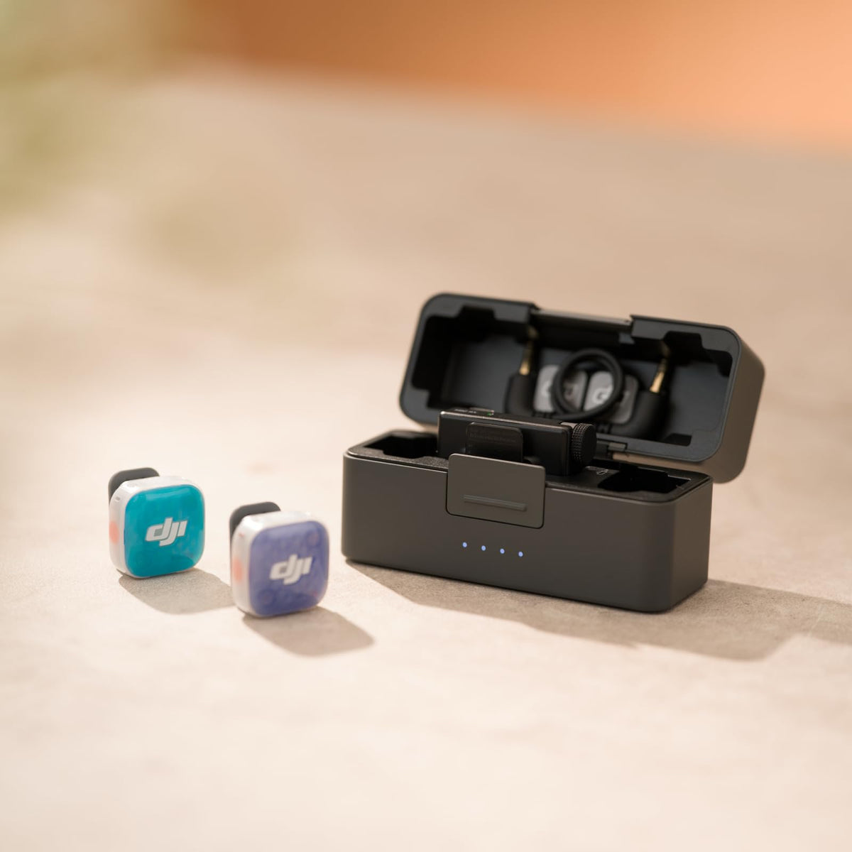 DJI Mic Mini 2S (2 TX + 1 RX + Charging Case), AI Noise Canceling