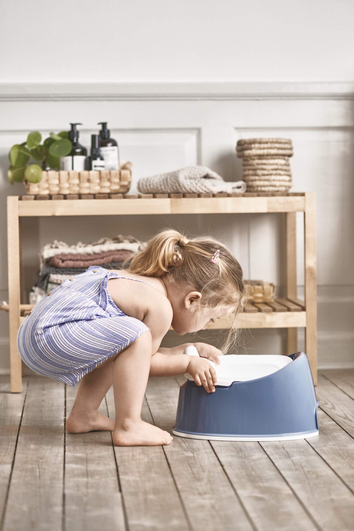BabyBjörn Smart Potty, Deep Blue/White BabyBjörn