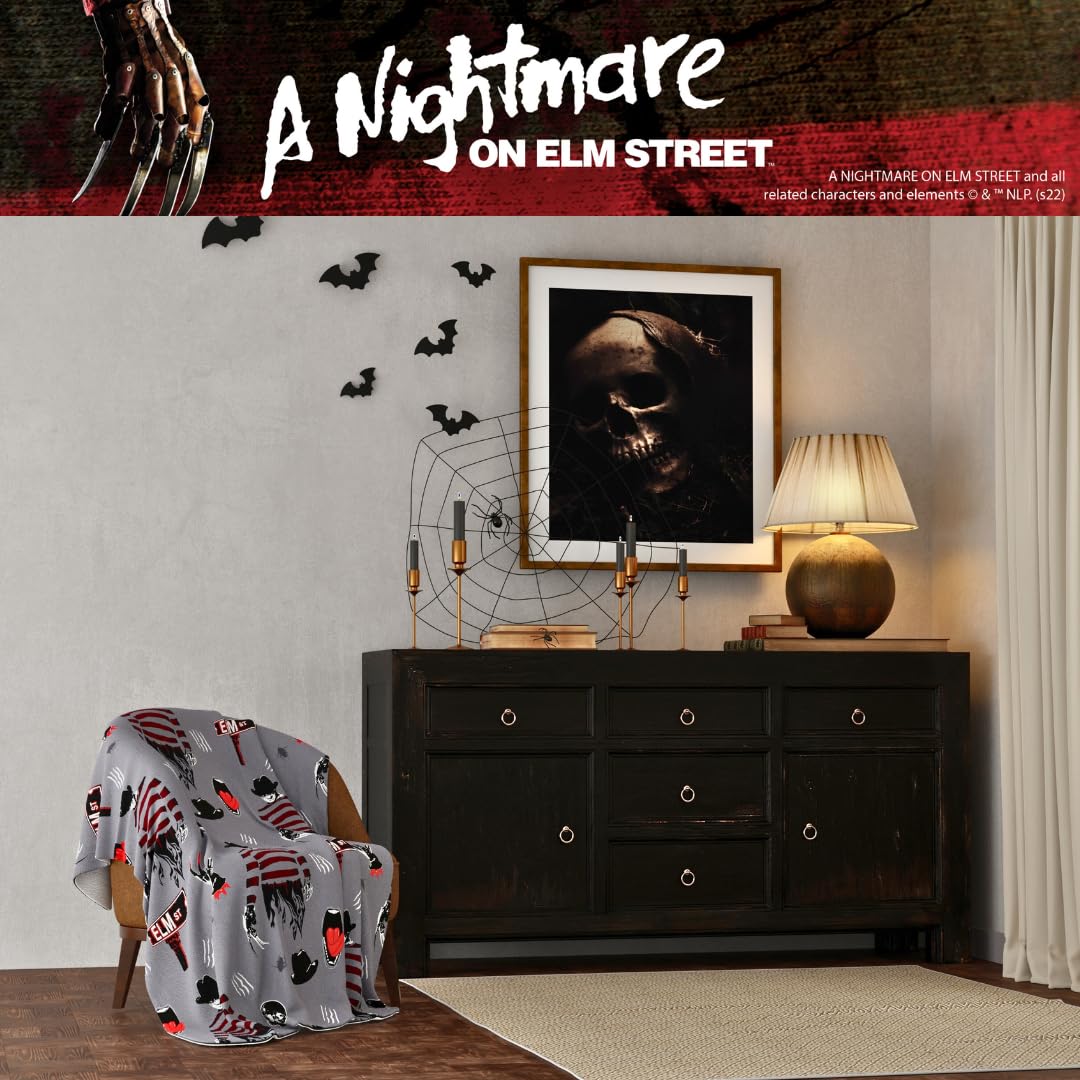 Couverture Franco Collectibles A Nightmare on Elm Street, jeté d'Halloween, literie en peluche super douce et confortable, 50" x 70", (produit sous licence officielle)