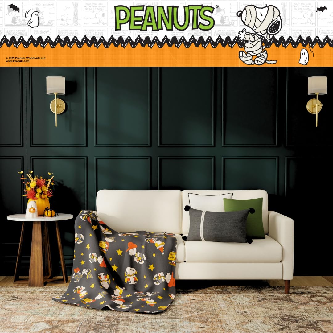 Franco Collectibles Peanuts Halloween Bedding Super Soft Cozy Plush Throw, 46 in x 60 in, (Officially Licensed Product)