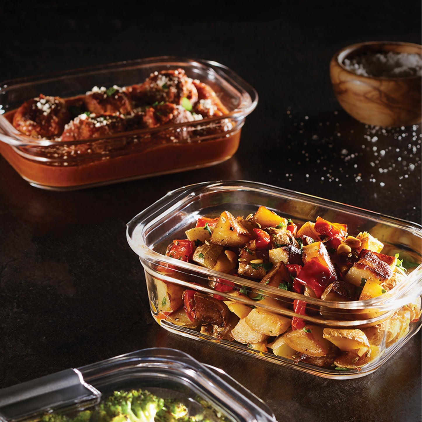 Rubbermaid Brilliance Glass Food Storage Containers, Set of 9 Food Containers with Lids (18 Pieces Total), BPA Free and Leak Proof - Available at All In One Marketplace Canada