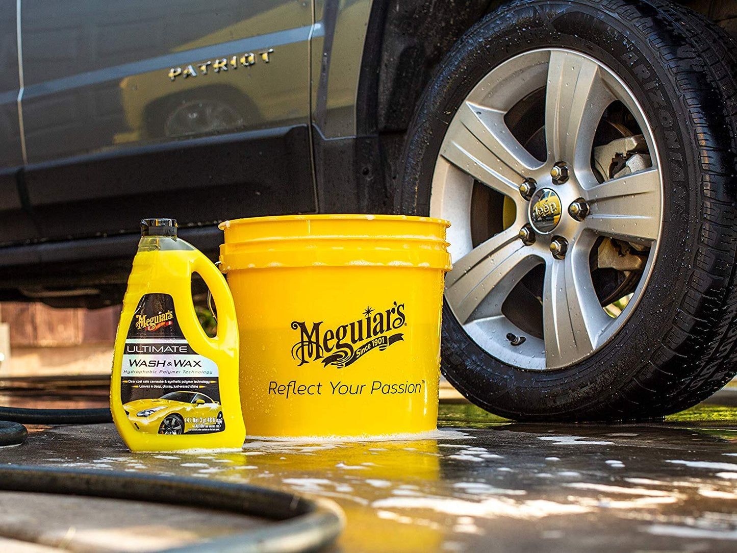 Meguiar's Ultimate Car Wash & Wax - Premium Carnauba and Synthetic Blend - G17748C