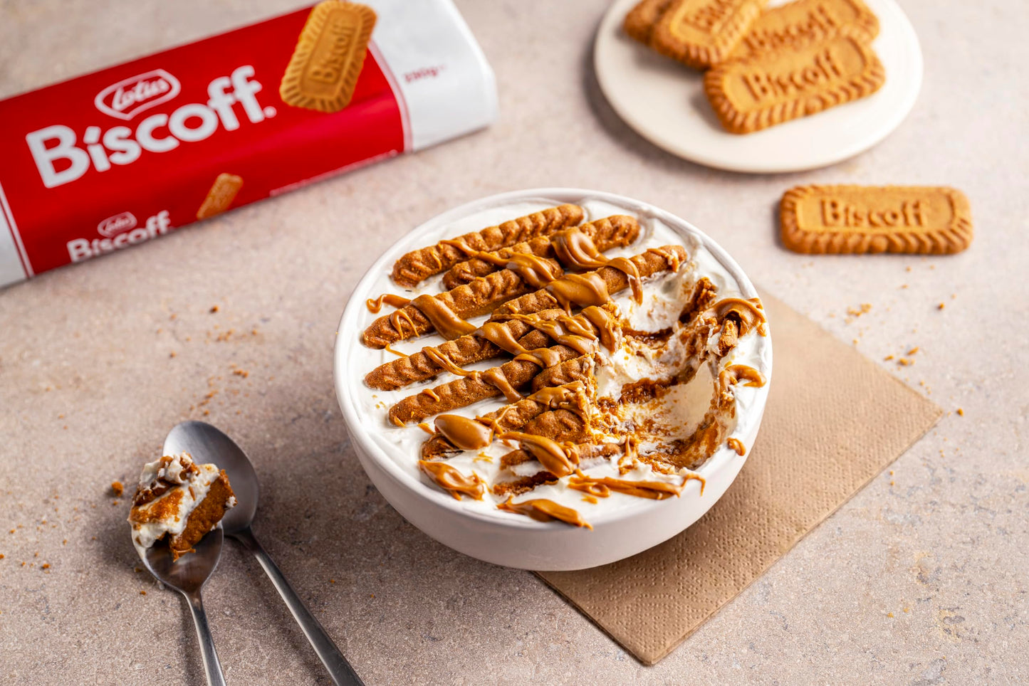 Lotus Biscoff Sweet Spread Topping bottle, Caramelized Cookie Flavour, 1L, Vegan, Nut Free, No Added Colours or Flavours Biscoff