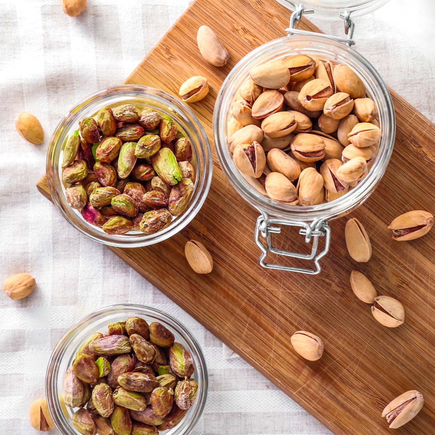 Yupik Dry Roasted Salted Pistachios, In Shell, 1 kg, Gluten-Free, Kosher, Crunchy Nuts, Lightly Salted, Oil-Free, Source of Fiber & Iron, Protein Nuts, Savory Snack Once Shelled Yupik