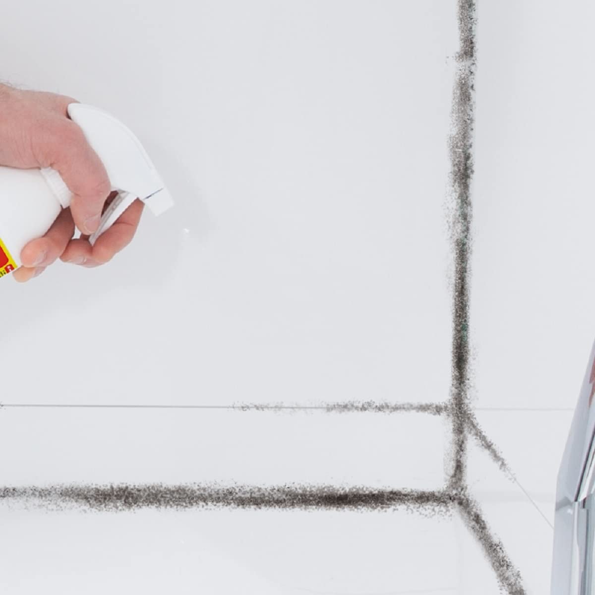 HG Mould Remover Foam Spray 500 ml - Immediately Eliminates All Moulds - Making Filthy Black Stains Disappear,White