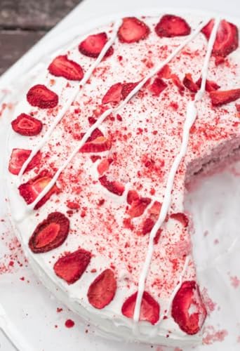 Freeze Dried Strawberries | Dried Strawberry Slices, 200+Slices | 100% Natural | Gluten Free | For Garnishing Cocktails, Cake Decoration, Baking, Fruit, Sorbet, Tea, Cooking | 2.82 oz,75 Grams PET Jar 🍁 All In One Marketplace Canada