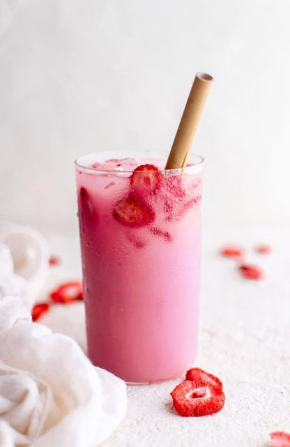 Freeze Dried Strawberries | Dried Strawberry Slices, 200+Slices | 100% Natural | Gluten Free | For Garnishing Cocktails, Cake Decoration, Baking, Fruit, Sorbet, Tea, Cooking | 2.82 oz,75 Grams PET Jar 🍁 All In One Marketplace Canada