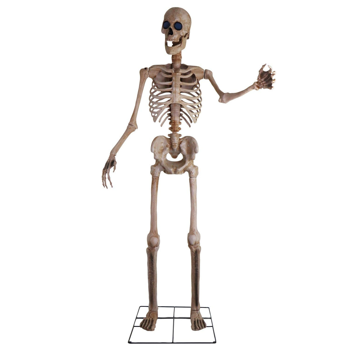 Haunted Hill Farm, squelette géant Bones McNeely de 2,4 mètres par SVI, accessoire animatronique effrayant activé par le mouvement avec effets sonores pour décoration d'Halloween en intérieur ou en extérieur abrité