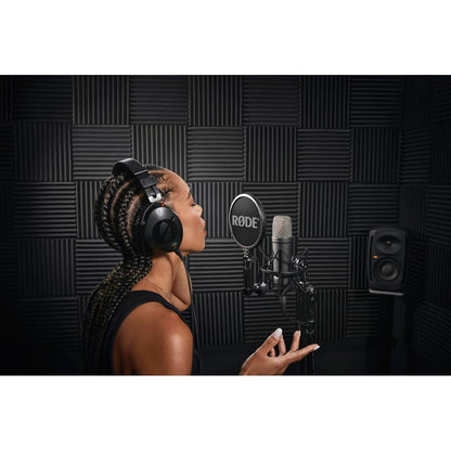RODE Condenser Microphone (NT1SIGNATUREBLACK)