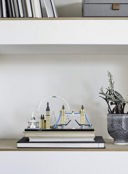 LEGO Architecture London Skyline 21034 Collectible Model Building Kit with London Eye, Big Ben, and Tower Bridge, Office Home Décor, Skyline Collection LEGO