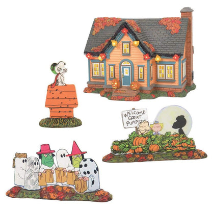 Department 56 Snow Village Halloween, ensemble de maison lumineuse et accessoires « Trick or Treat Lane » de Peanuts, 16,7 cm H x 19 cm l x 20,7 cm L, multicolore