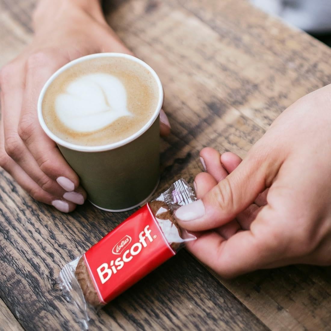 Lotus Biscoff Caramelized Biscuit Cookies - 300 Individual Packs (1875g)