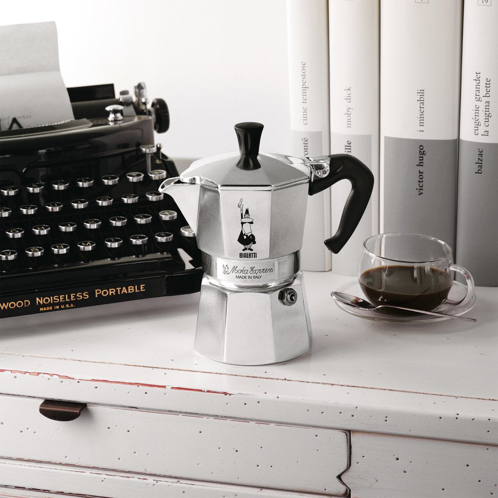 BIALETTI - Moka Express: Iconic Stovetop Espresso Maker, Makes Real Italian Coffee, Moka Pot 12 Cups (22 Oz - 670 Ml), Aluminium, Silver 🍁 All In One Marketplace Canada