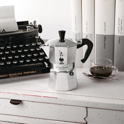 BIALETTI - Moka Express: Iconic Stovetop Espresso Maker, Makes Real Italian Coffee, Moka Pot 12 Cups (22 Oz - 670 Ml), Aluminium, Silver 🍁 All In One Marketplace Canada