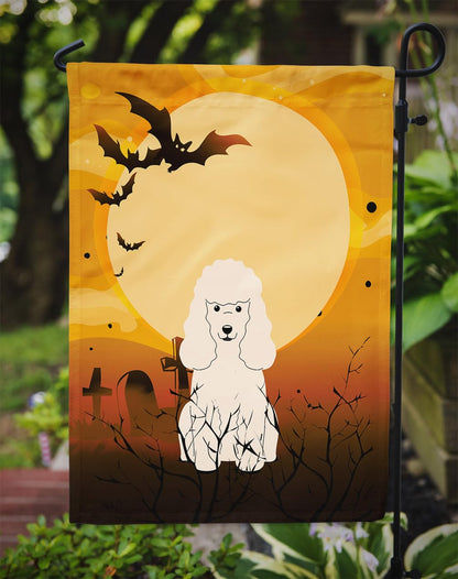 Drapeau de jardin Caroline's Treasures BB4336GF Halloween Caniche Blanc, petit, multicolore