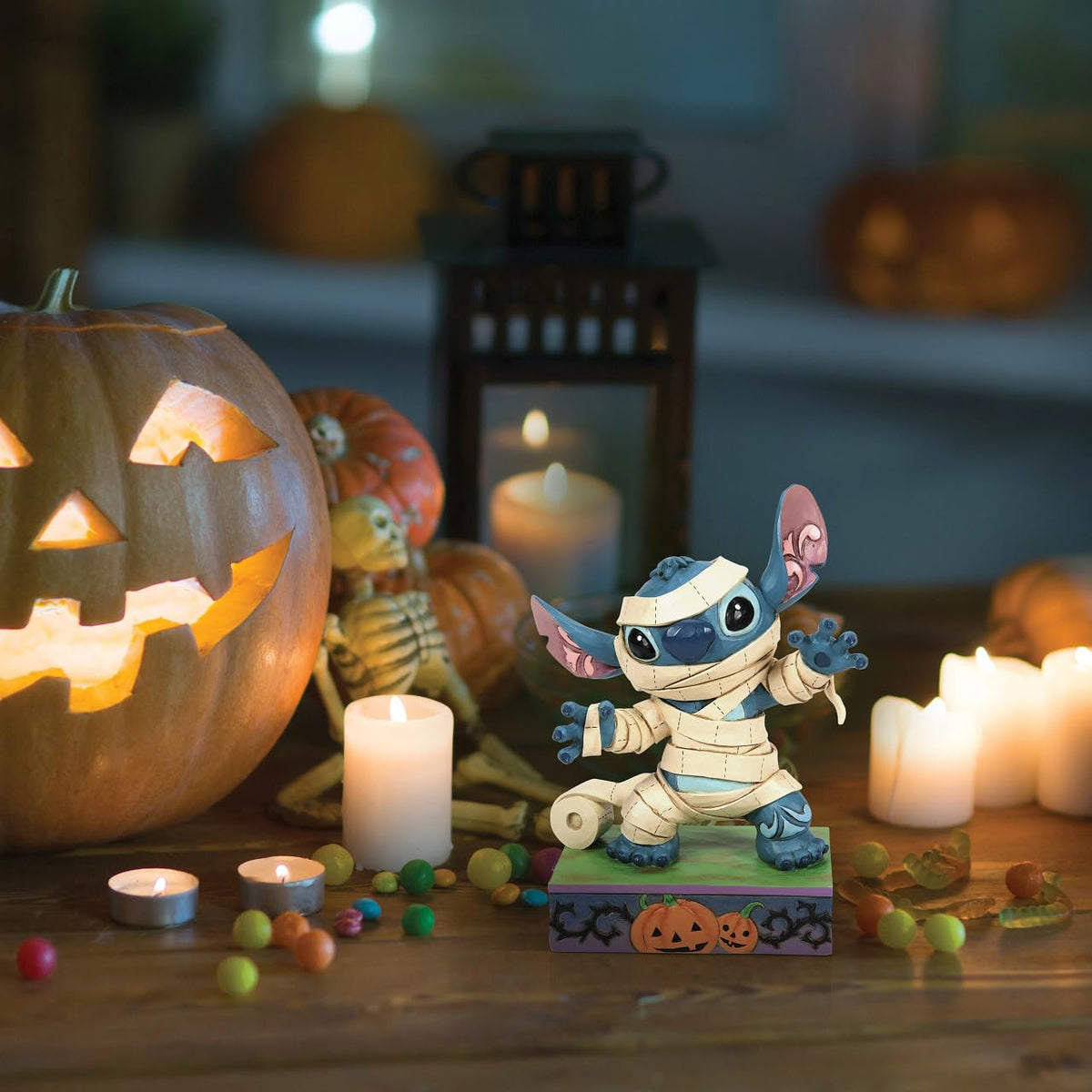 Figurine Enesco Disney Traditions par Jim Shore Lilo et Stitch en costume de momie pour Halloween, 15,9 cm, multicolore
