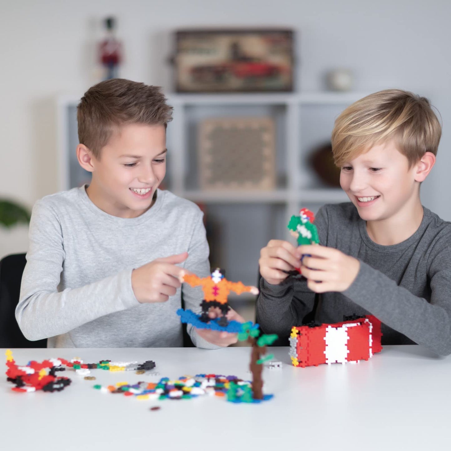 PLUS PLUS - 600 Pcs 12 x 20 mm Basic Colors Set Building Blocks PLUS PLUS