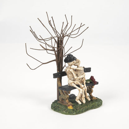 Accessoire de village d'Halloween Department 56 « Kiss of Death », 14,5 cm