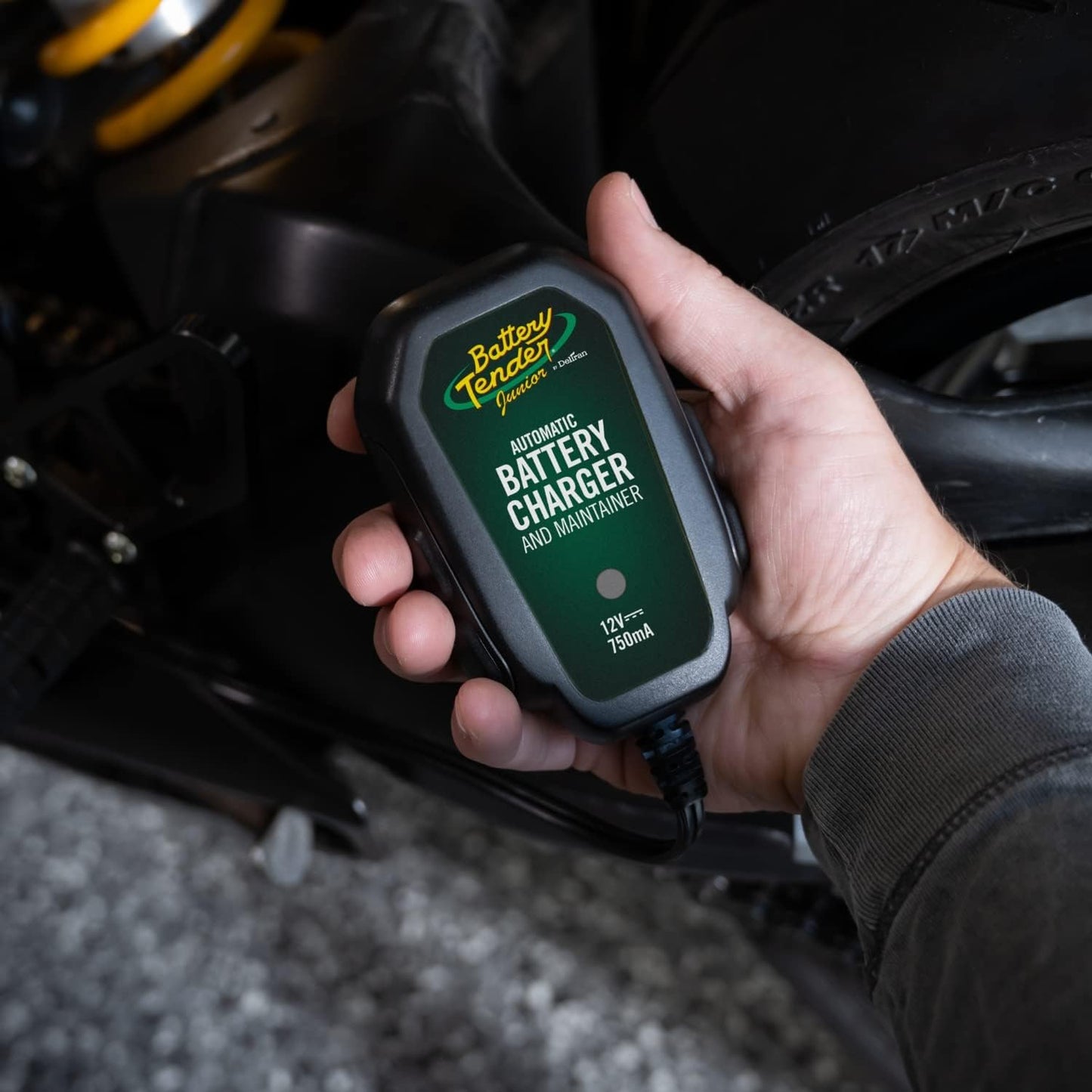 Battery Tender 021-0123 Battery Tender Junior 12V, 0.75A Battery Charger will charge and maintain your battery so that it is ready to go when you are! It's lightweight, fully automatic and easy to use Battery Tender