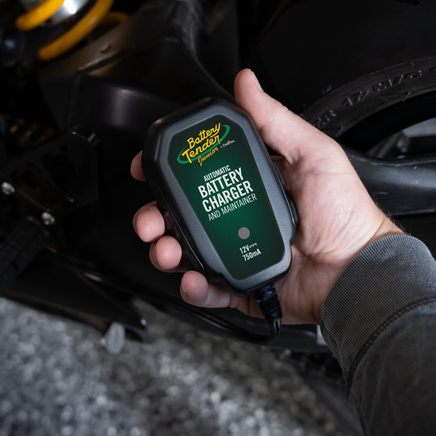 Battery Tender 021-0123 Battery Tender Junior 12V, 0.75A Battery Charger will charge and maintain your battery so that it is ready to go when you are! It's lightweight, fully automatic and easy to use Battery Tender