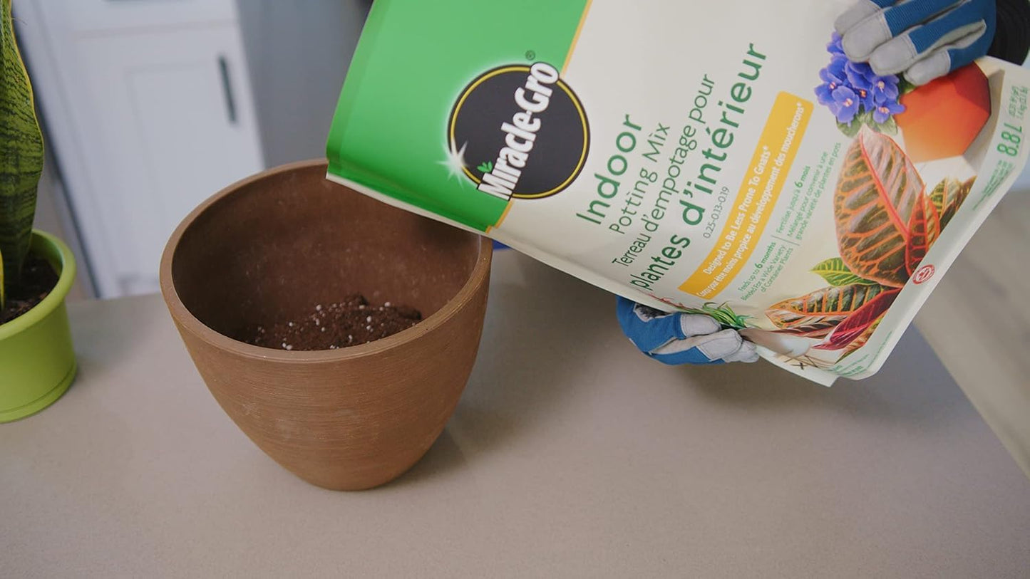 Miracle-Gro Indoor Potting Mix 8.8L, 2-Pack | Gnat-Free Formula with Coir & Perlite | Feeds 6 Months for Houseplants & Containers 🍁 All In One Marketplace Canada