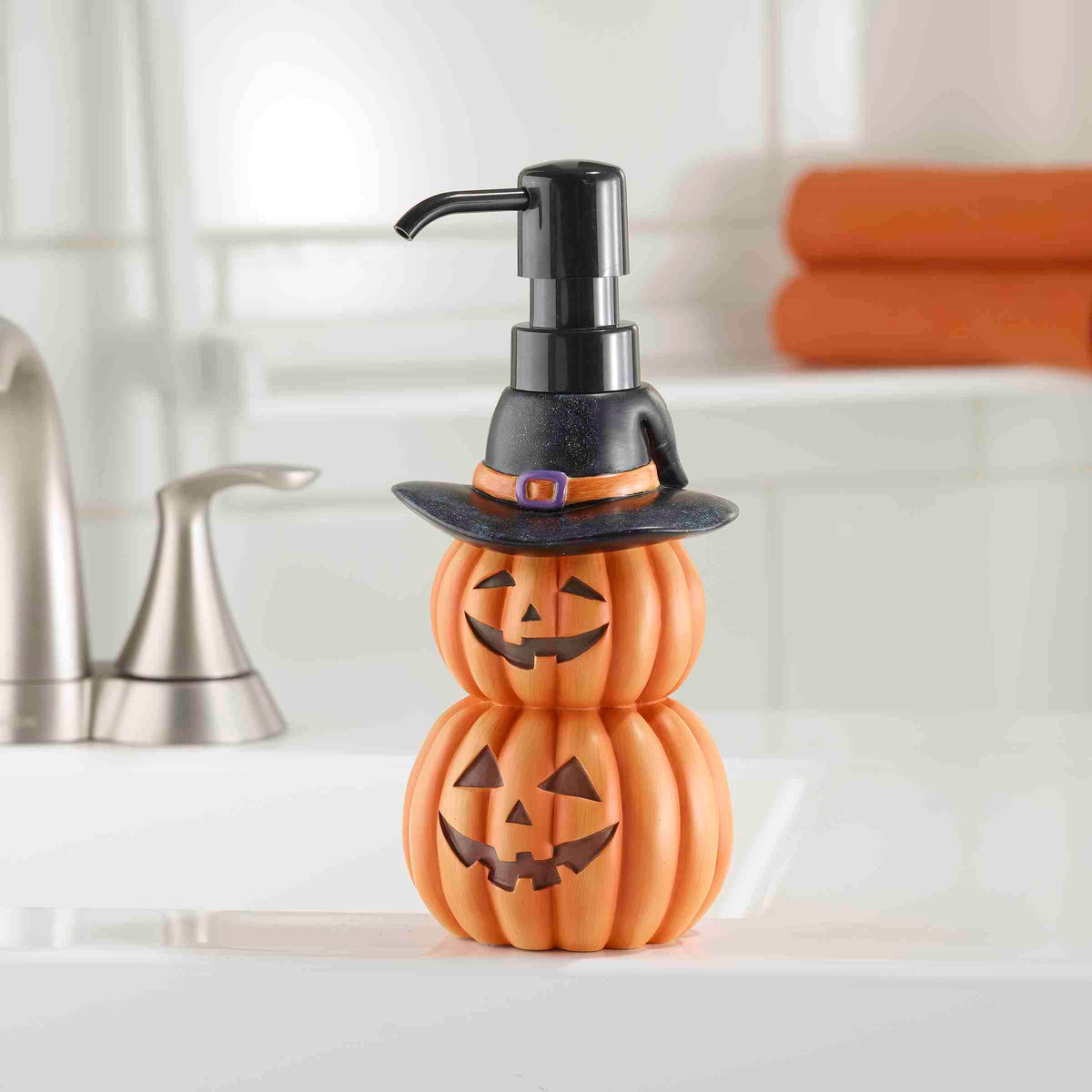 Avanti Linens - Pompe à lotion/distributeur de savon, accessoires de comptoir en résine, décoration d'intérieur d'Halloween (Pumpkin Patch)