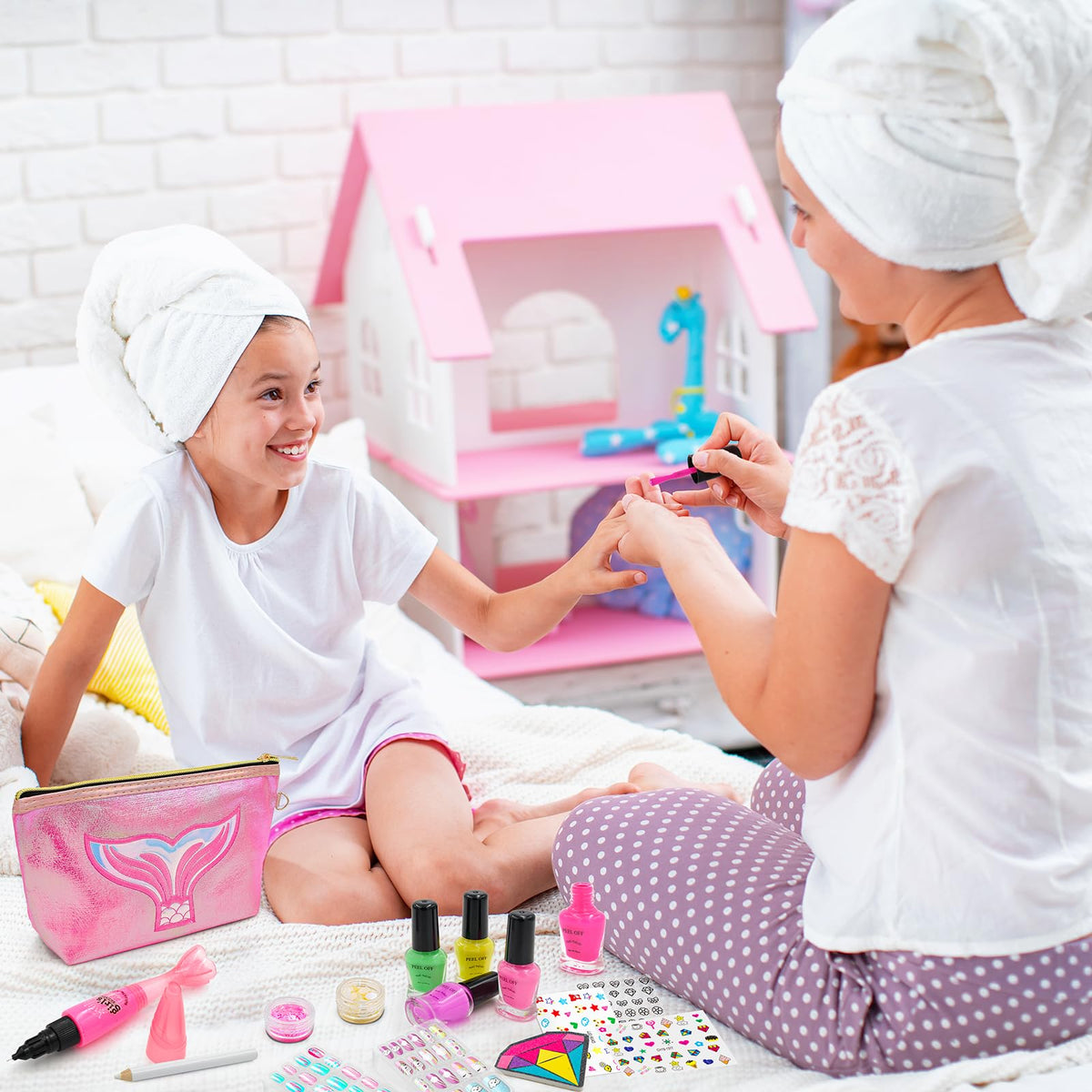 Amagoing Kids Nail Polish Set for Girls, Girls Nail Kit Ages 7-12 with Nail Dryer, Quick-Dry Nail Polish, Nail Art Pens, Press on Nail, Makeup Bag, Spa Manicures Birthday Christmas Gift Toy 6 7 8 9 10 11 Years Old 🍁 All In One Marketplace Canada