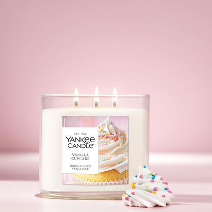 Yankee Candle 3 Wick Candle Jar, Scented Candle with up to 40 Hours of Burn Time, Premium Plant Wax Blend for Consistent Long Lasting Scent from First to Last Burn, Vanilla Cupcake Yankee Candle