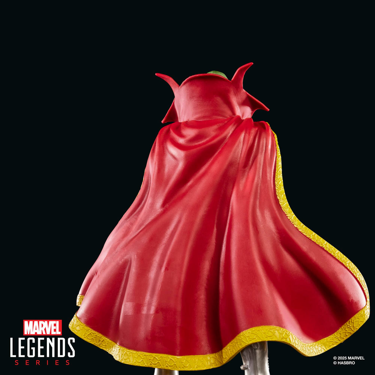 Marvel Legends Series Emperor Doom, Fantastic Four Comics Collectible 6-Inch Scale Action Figure