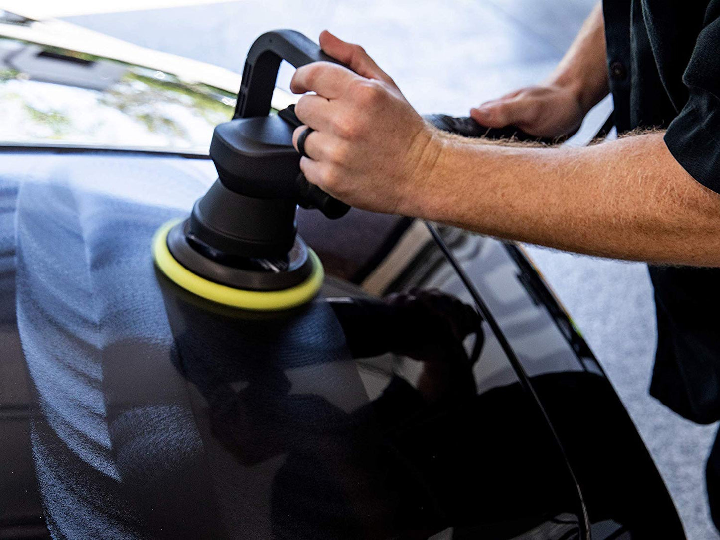 Meguiar’s Ultimate Polish – High-Gloss Polish for a Show Car Shine – Permanently Removes Light Swirls to Produce a Deep, Wet Reflection with a High Gloss Shine - Easy to Use, 16 Oz