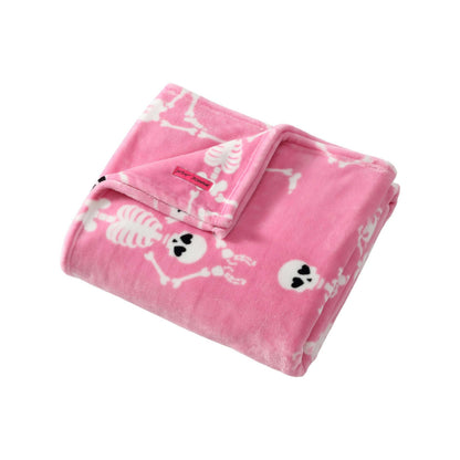Betsey Johnson - Couverture, plaid ultra-doux pour canapé ou lit, literie extra-large au velouté audacieux, décoration d'Halloween (Yoga Skeleton Pink, 127 cm x 178 cm)
