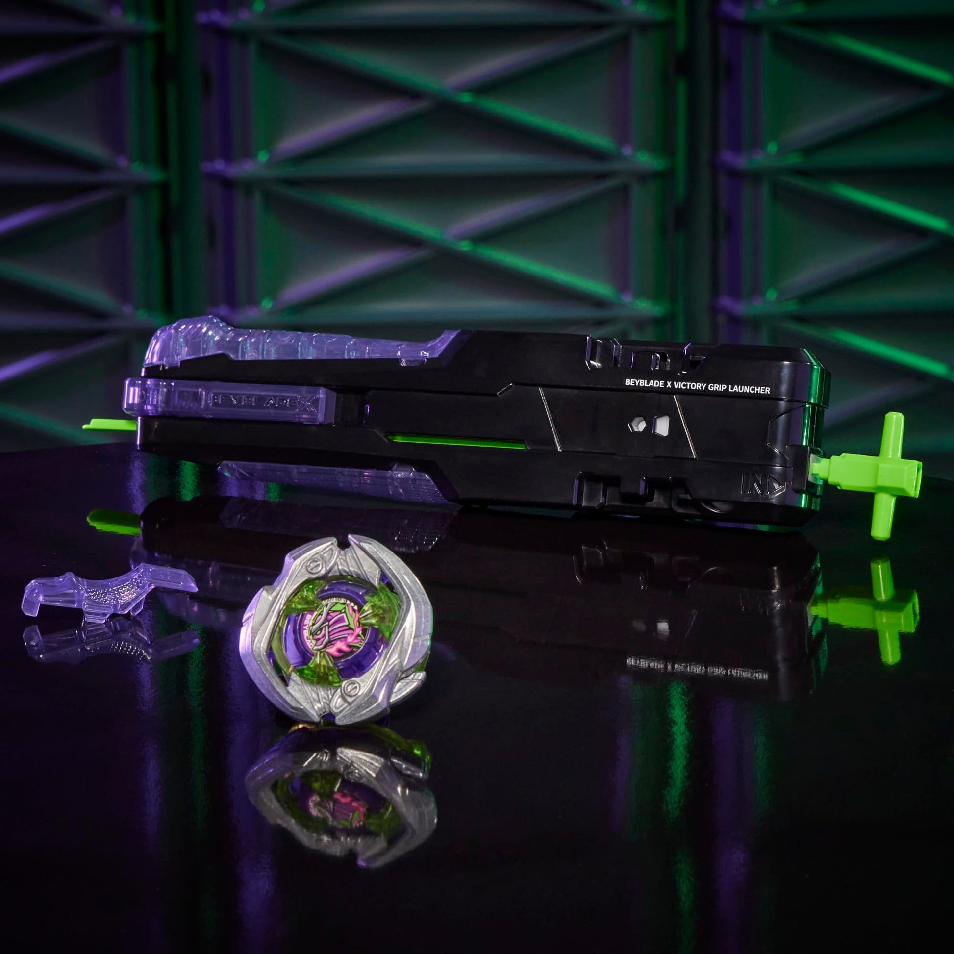 Beyblade X Official Victory Grip Right-Spin Launcher Set with Takara Tomy Attack Type Top Right-Spinning Top Toy, Battling Tops Game Toys, Ages 8+ BEYBLADE