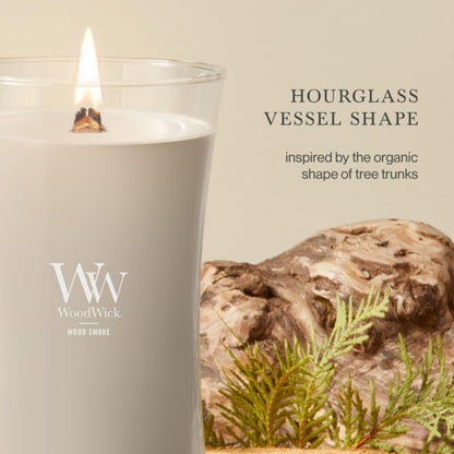 Bougie parfumée WoodWick en forme de sablier, Wood Smoke, 609,5 g, grande taille, jusqu'à 130 heures de combustion, bougie d'automne avec mèche crépitante, mélange de cire de soja, bougie d'Halloween