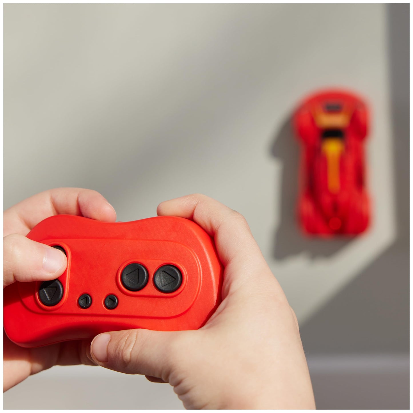 Air Hogs, Zero Gravity Sprint RC Car Wall Climber, Red USB Micro B Rechargeable Indoor Wall Racer, Over 5-Inches Long, Toys for Kids Ages 4 and up Air Hogs