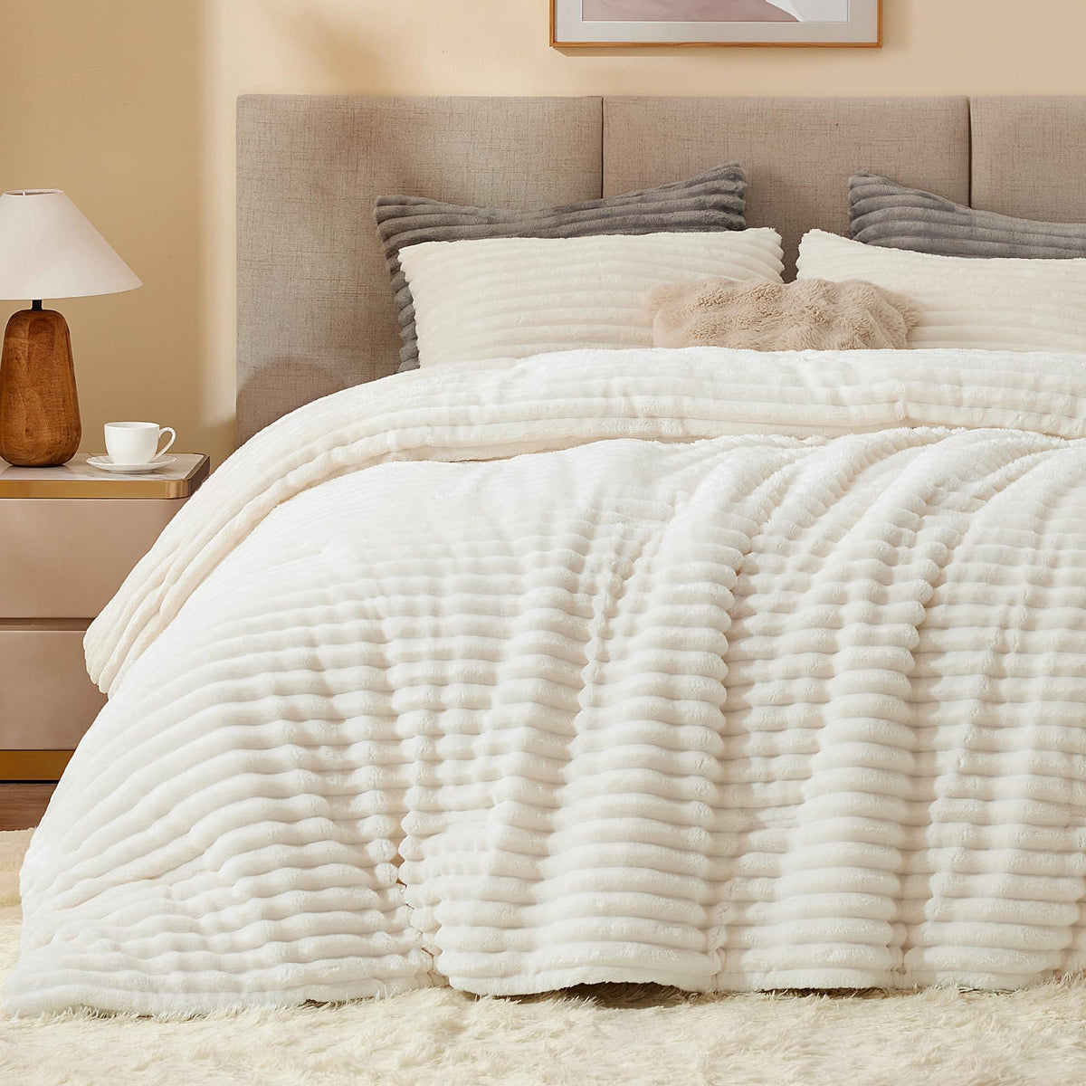 BEDELITE Fleece Queen Comforter Set, Soft Fluffy Bedding Set, White 🍁 All In One Marketplace Canada