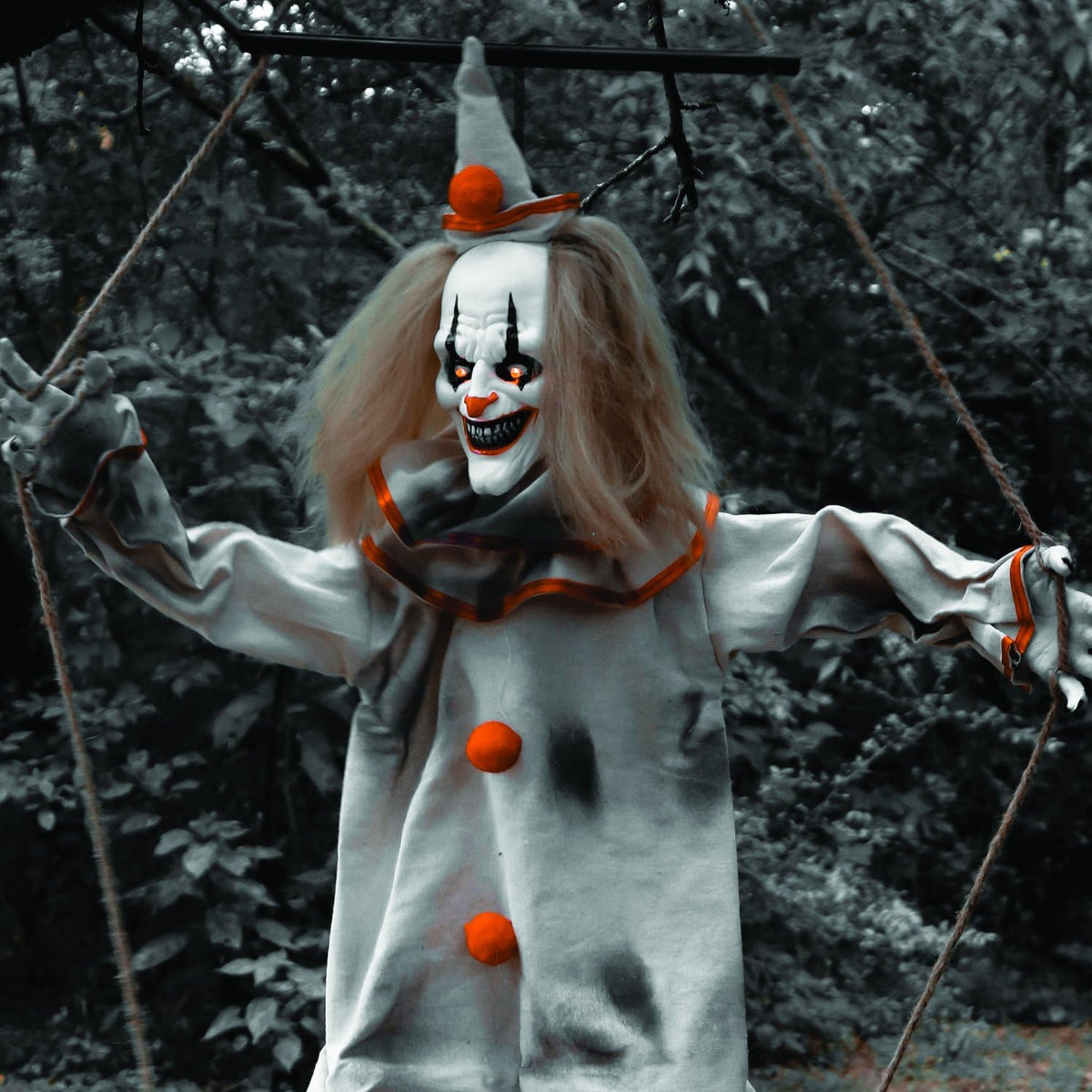 Haunted Hill Farm, clown animé Smalls de 140 cm sur balançoire, décoration d'Halloween pour intérieur ou extérieur couvert, fonctionne sur piles, décoration de fête