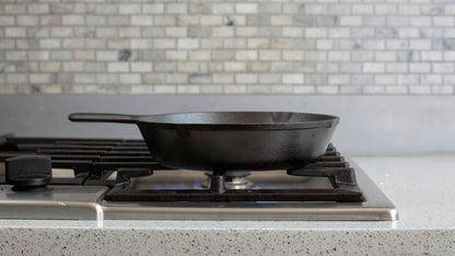 Lodge L6SK3 9-Inch Logic Pre-Seasoned Skillet (Black) 🍁 All In One Marketplace Canada