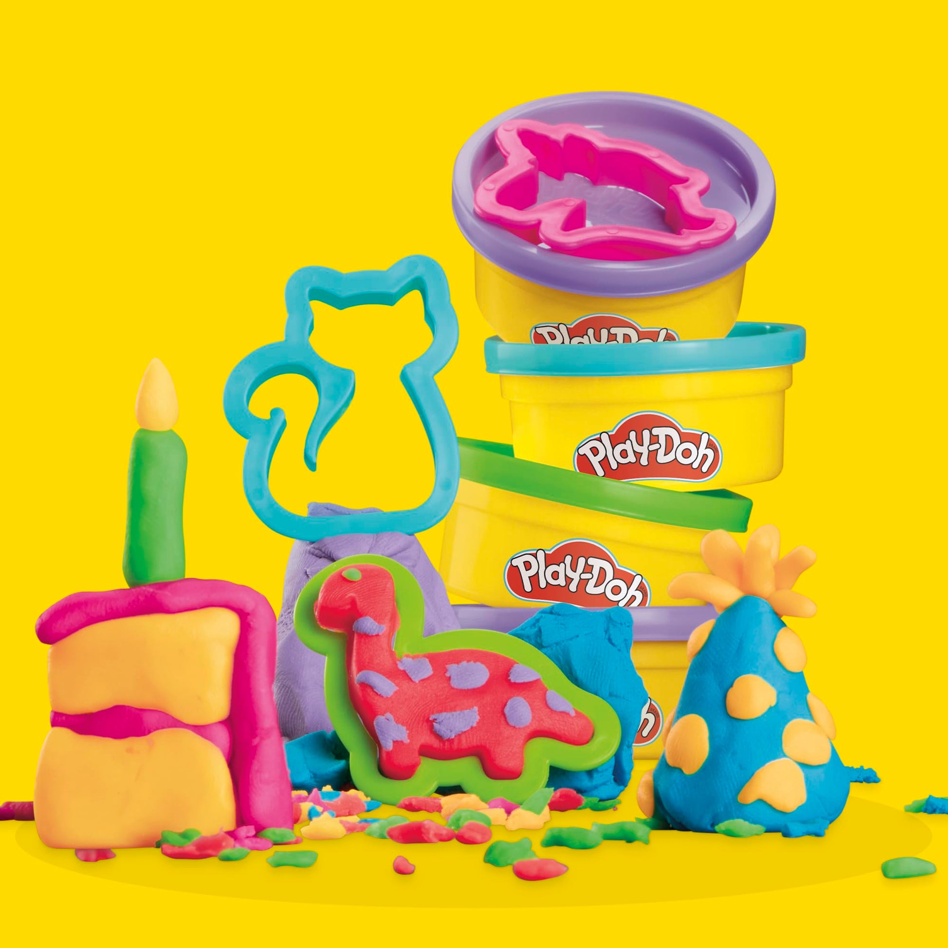 Play-Doh Party Favor Pack, Bulk 24 Pack of Modeling Compound with Cutters, Non-Candy Treat Bag Fillers, Giveaways & Prize Toys for Kids 3 Years & Up (Amazon Exclusive) Play-Doh