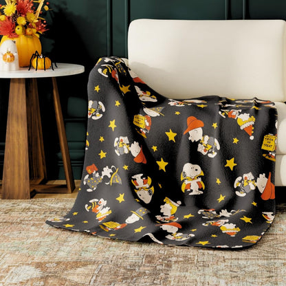 Franco Collectibles Peanuts Halloween Bedding Super Soft Cozy Plush Throw, 46 in x 60 in, (Officially Licensed Product)