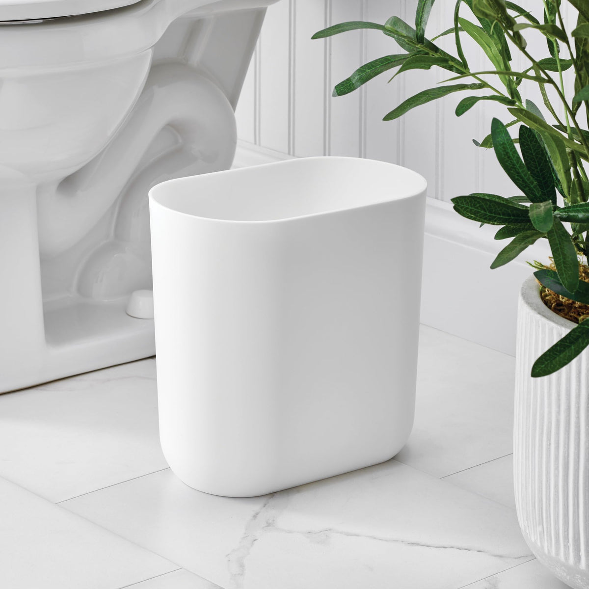 iDesign Cade Oval Slim Trash Can, Compact Waste Basket Garbage Can for Bathroom, Bedroom, Home Office, Dorm, College - Matte White/Gray