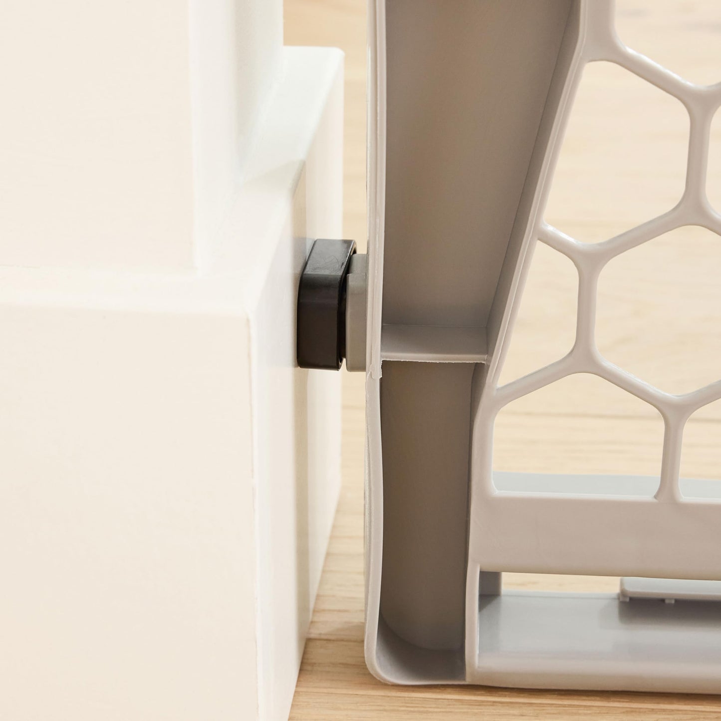 Regalo Easy Fit Plastic Adjustable Extra Wide Baby Gate, Award Winning Brand, 23 Inches Tall, Fits Openings Between 28 to 42 Inches, Pressure Mounted