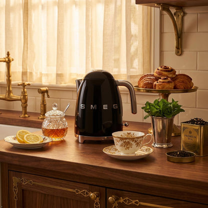 Smeg 50's Retro Style Kettle, 1.7L, 7 Cups, Automatic Shut Off, Black, KLF03BLUS Smeg