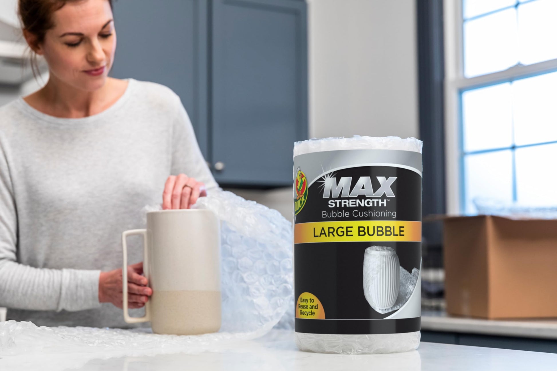 Duck Brand Bubble Wrap Protective Packaging, Large Bubbles, 12 Inches x 15 Feet, Single Roll (1304499)