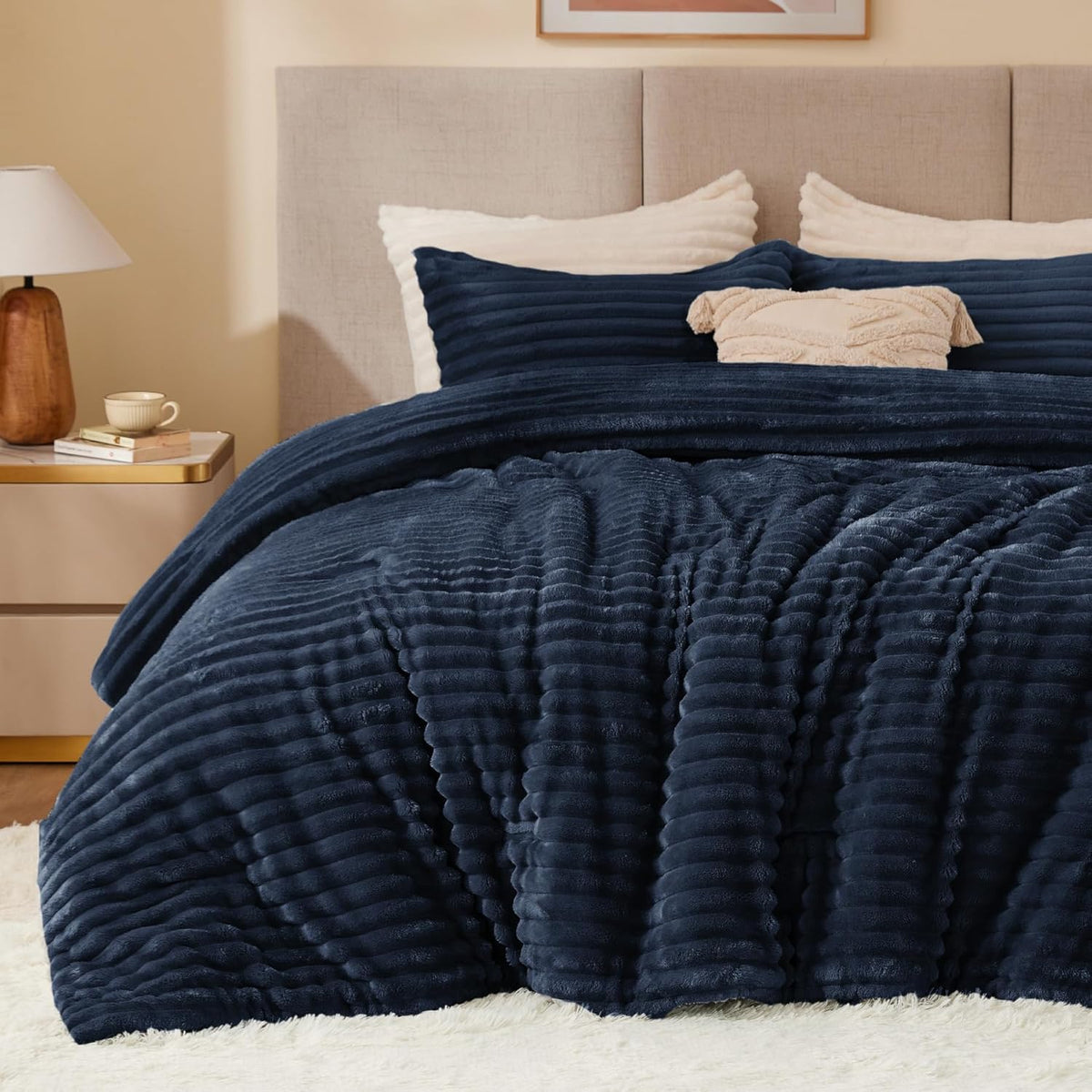BEDELITE Fleece King Comforter Set, Soft Fluffy Bedding Set, Navy 🍁 All In One Marketplace Canada
