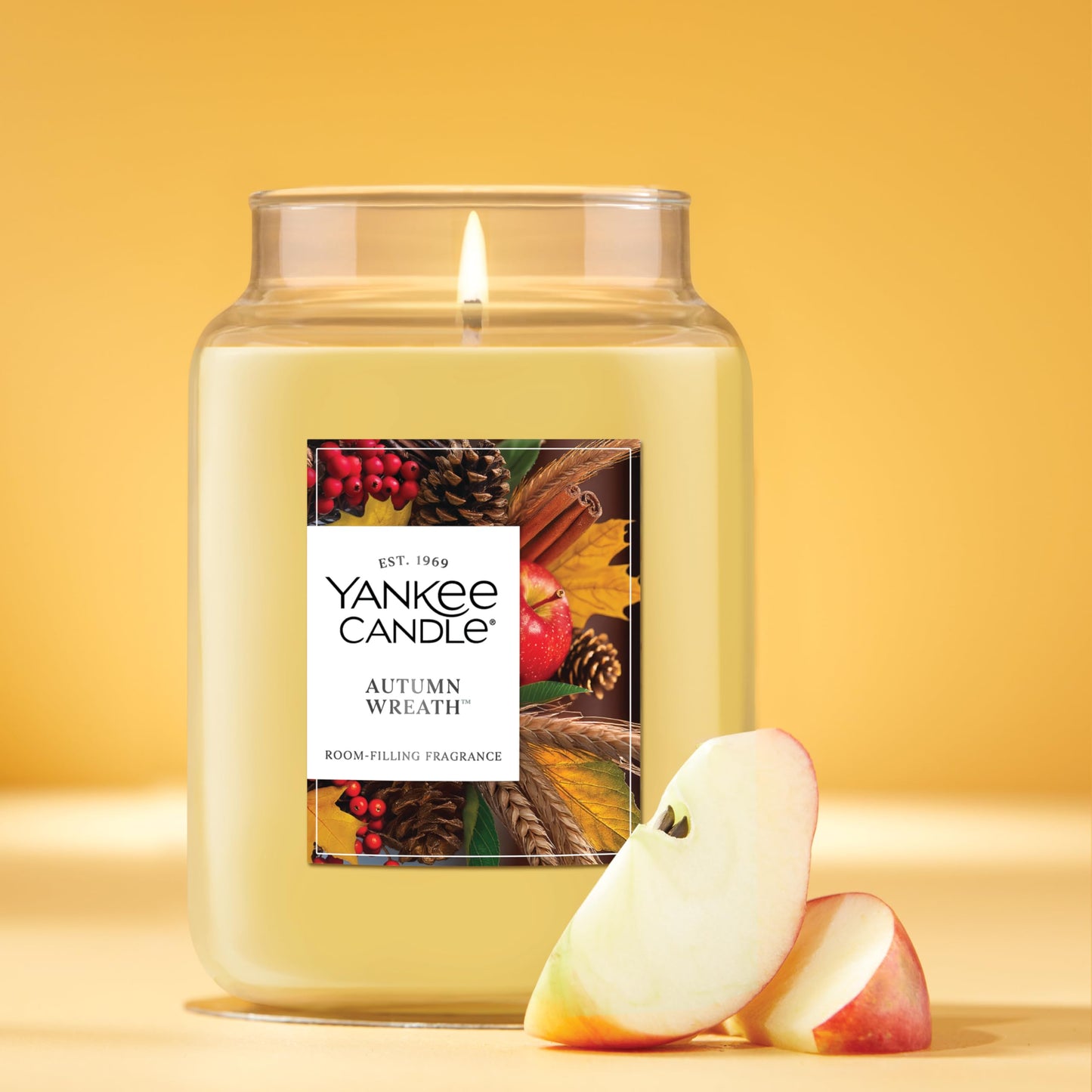 Yankee Candle Large Jar Scented Candle with up to 150 Hour Burn Time, Premium Plant Wax Blend for Cleaner Consistent Burn and Room Filling Fragrance, 22 oz, Autumn Wreath Yankee Candle