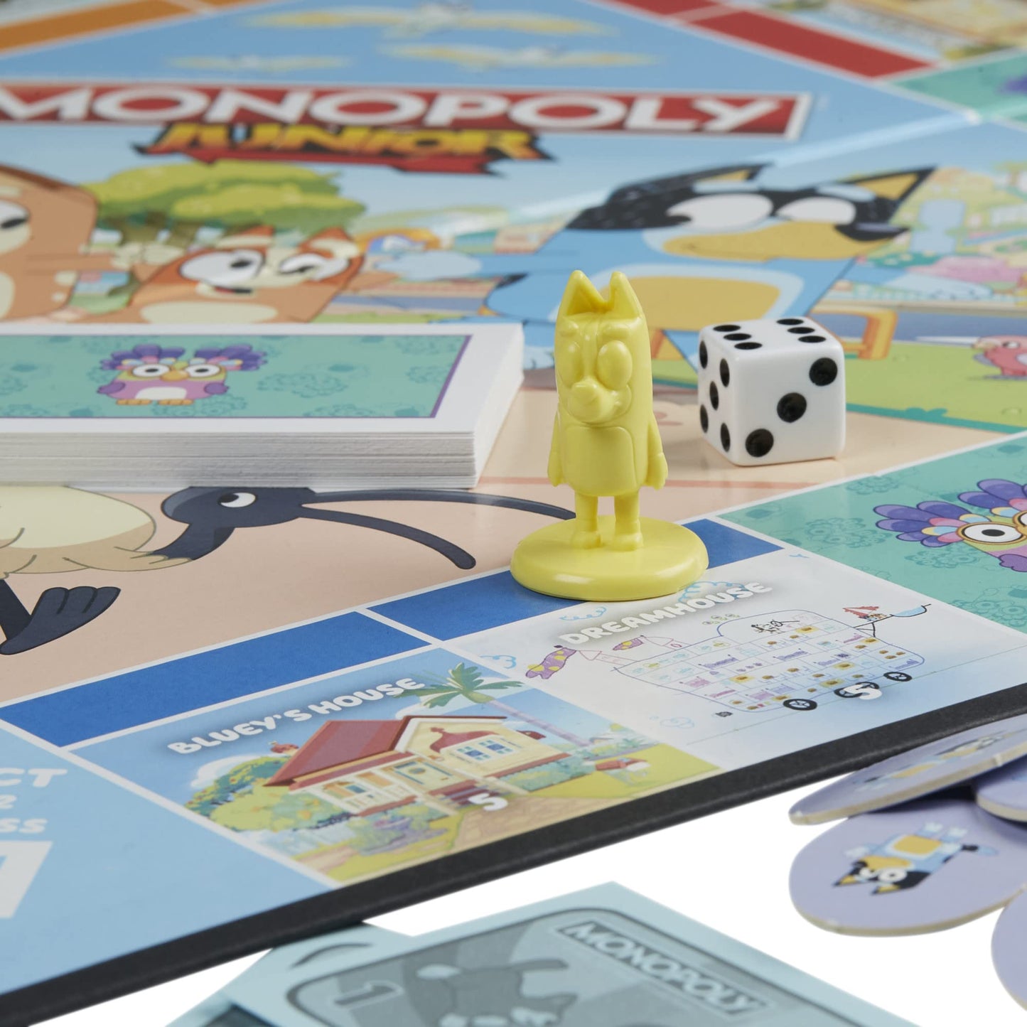 Monopoly Junior: Bluey Edition Board Game for Kids Ages 5+, Play as Bluey, Bingo, Mum, and Dad, Features Artwork from The Animated Series - English (Amazon Exclusive) Hasbro Gaming