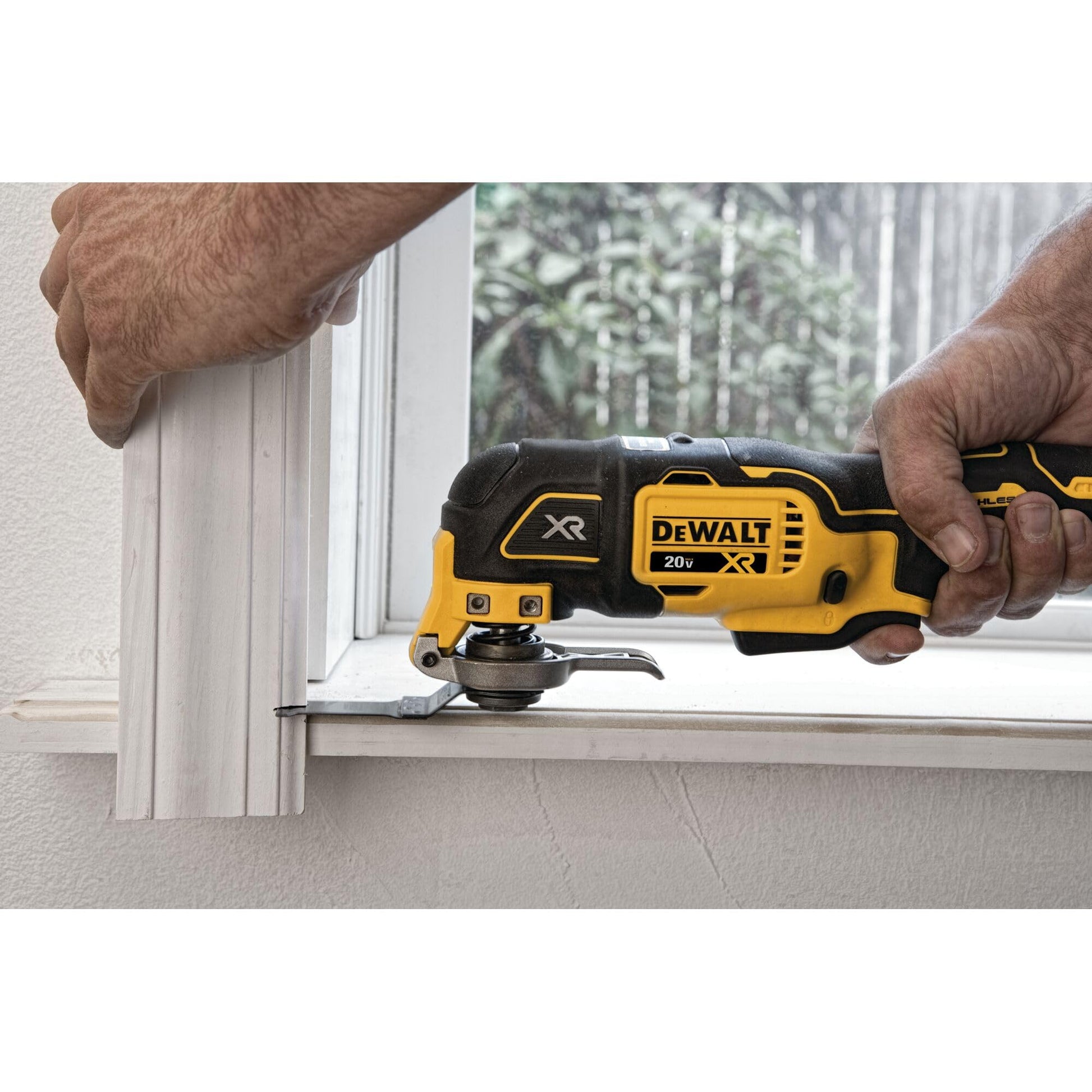 DEWALT 20V Max XR Oscillating Multi-Tool, Variable Speed, Tool Only (DCS356B) DEWALT