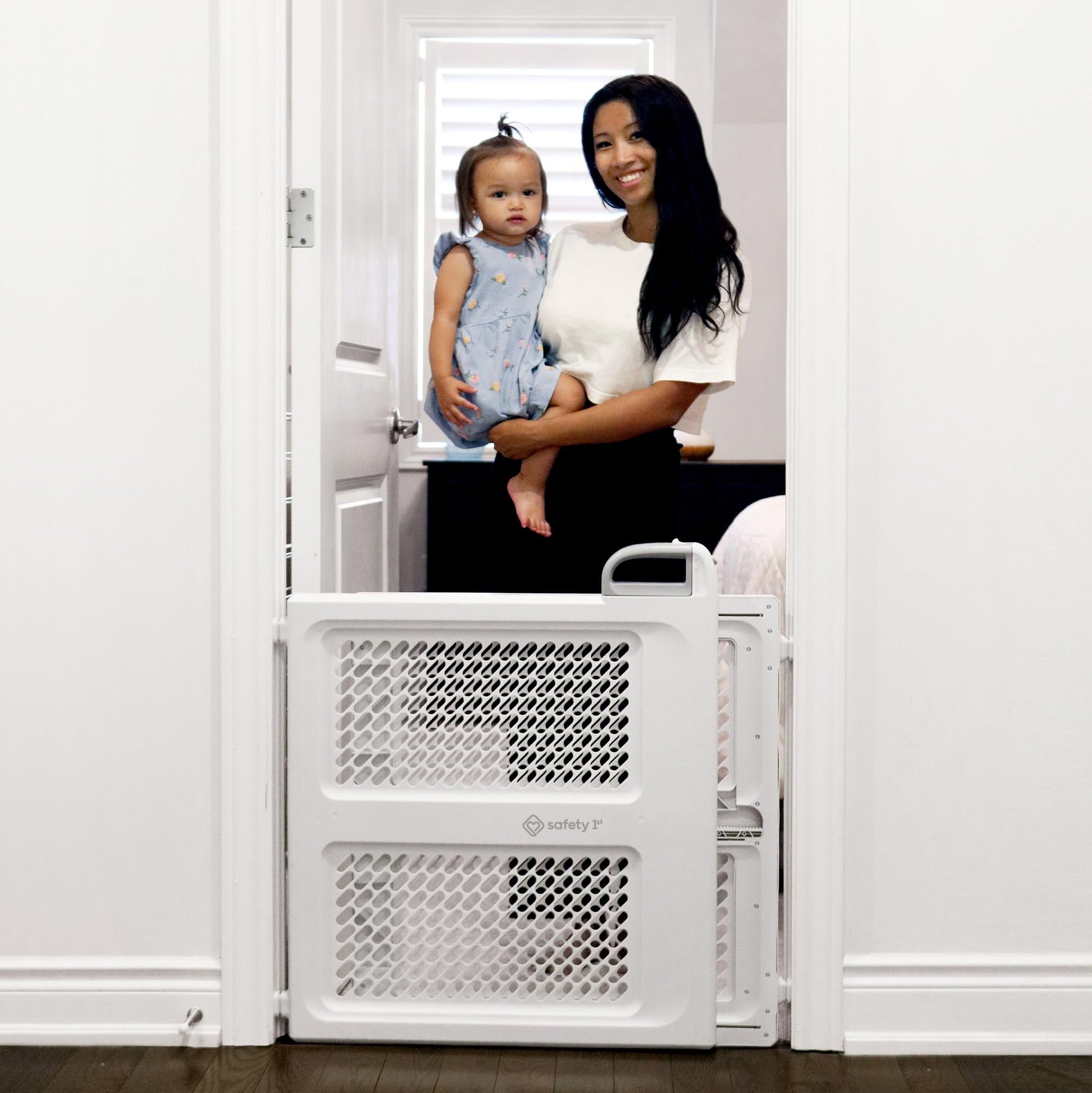Safety 1st Lift, Lock and Swing Gate - Pressure or Hardware installed, Fits Spaces Between 28" and 42" Wide, 28" Tall, White Safety 1st