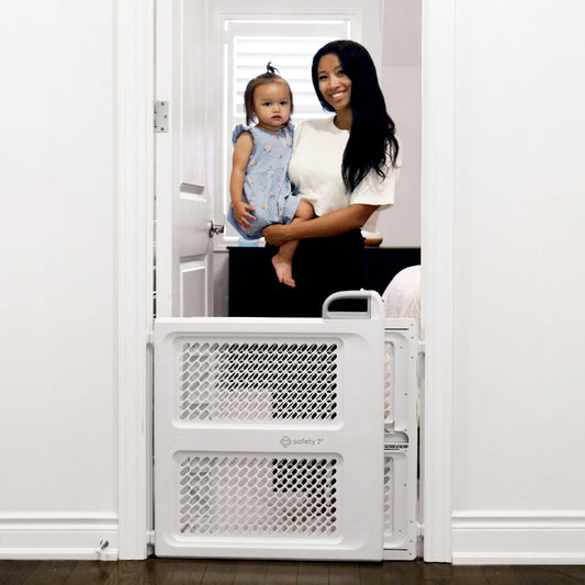 Safety 1st Lift, Lock and Swing Gate - Pressure or Hardware installed, Fits Spaces Between 28" and 42" Wide, 28" Tall, White Safety 1st