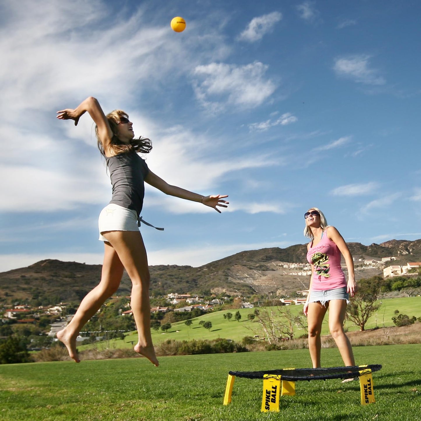 Spikeball Game Set (3 Ball Kit) - Outdoor Indoor Gift for Teens, Family - Yard, Lawn, Beach, Tailgate - Includes Playing Net, 3 Balls, Drawstring Bag, Rule Book